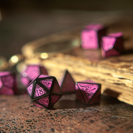 Call of Cthulhu 7th Edition - Black & magenta Dice Set'