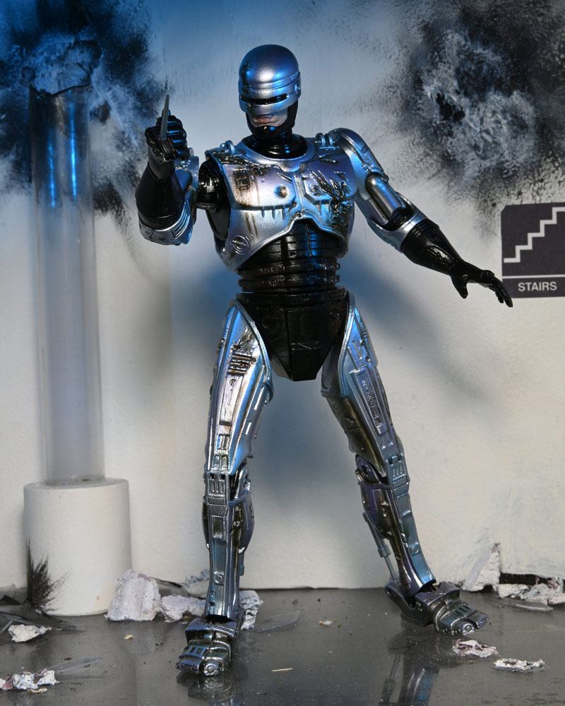 ULTIMATE ROBOCOP - Battle Damaged w/Chair - Action Figure 20cm
