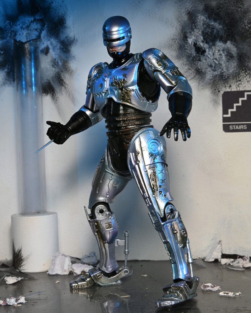ULTIMATE ROBOCOP - Battle Damaged w/Chair - Action Figure 20cm