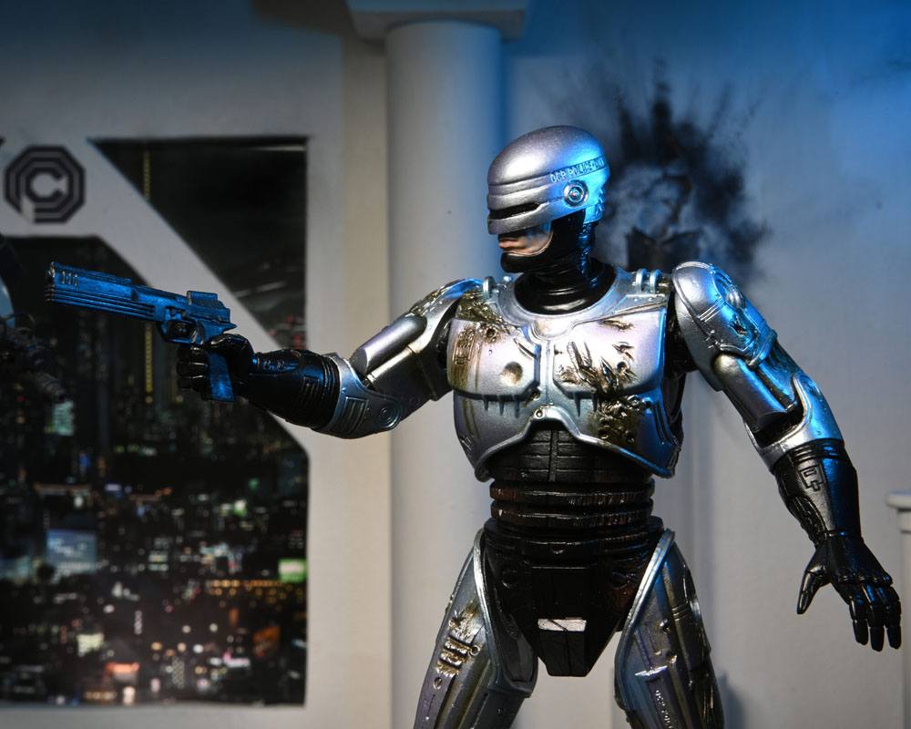 ULTIMATE ROBOCOP - Battle Damaged w/Chair - Action Figure 20cm