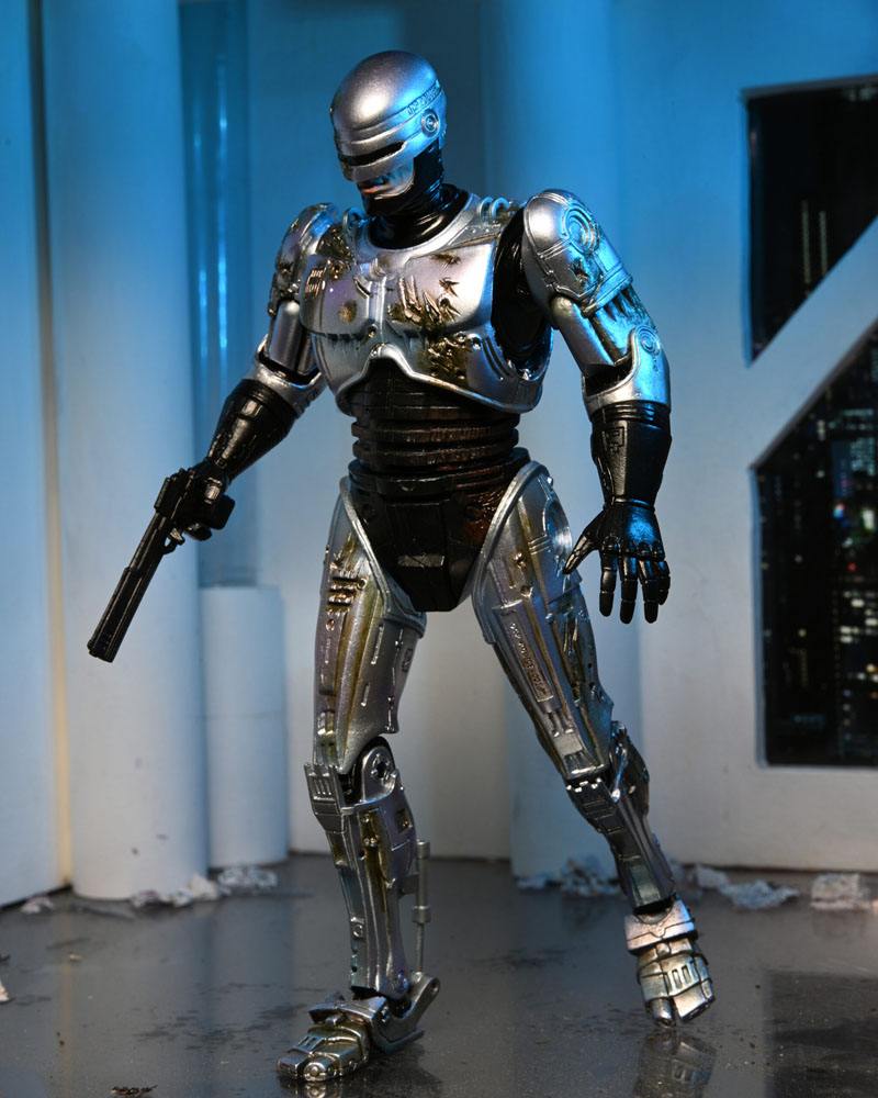 ULTIMATE ROBOCOP - Battle Damaged w/Chair - Action Figure 20cm