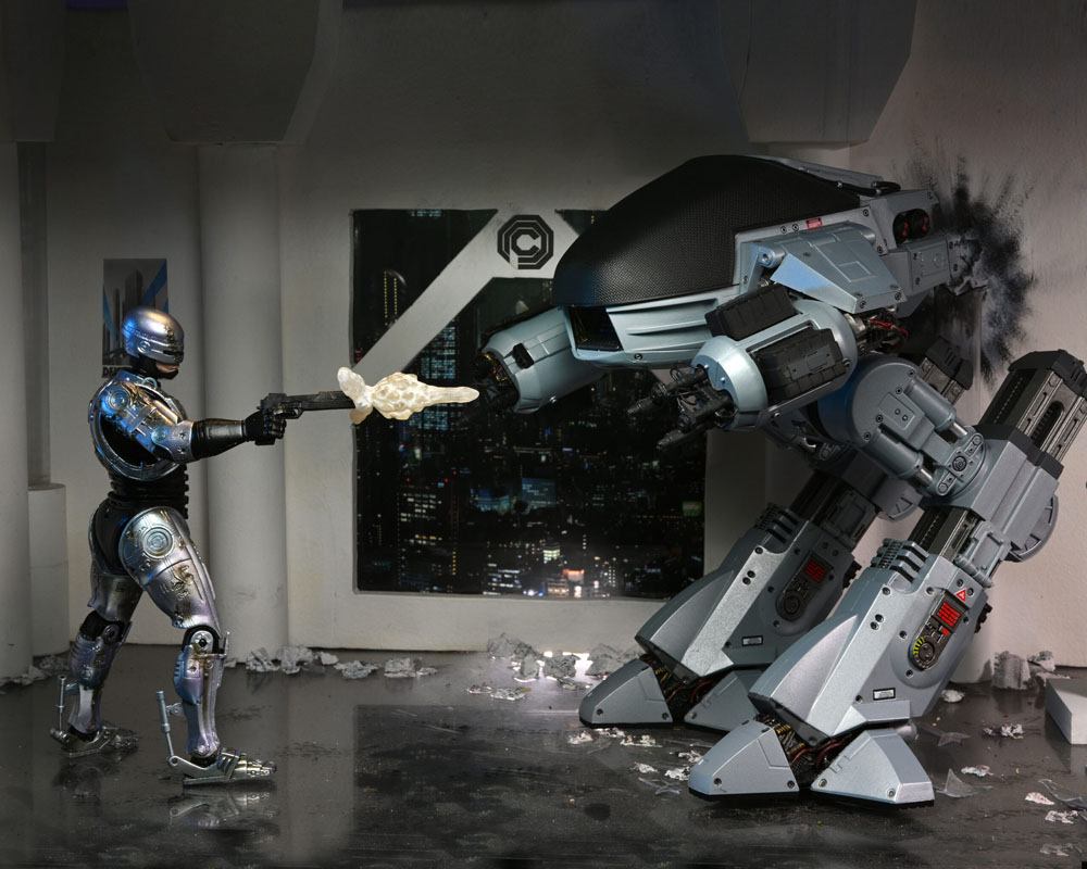 ULTIMATE ROBOCOP - Battle Damaged w/Chair - Action Figure 20cm